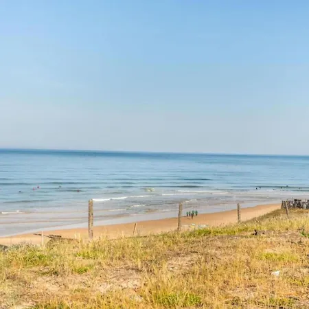 In Lacanau-ocean With Private Pool Villa